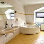 Hotel Bernsteinsee 3*